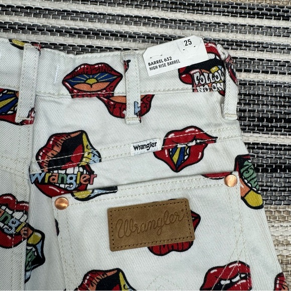 Wrangler Barrel 652 High Rise‎ Jeans Read My Lips Lip Print Cotton Size 25 x 31 - Picture 6 of 15